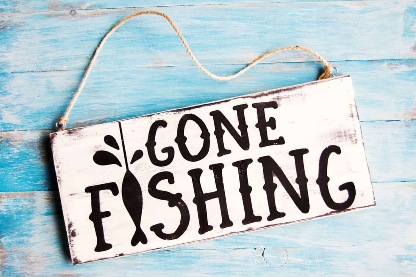 Make A DIY Gone Fishing Sign For Home Or Cabin DIY Candy